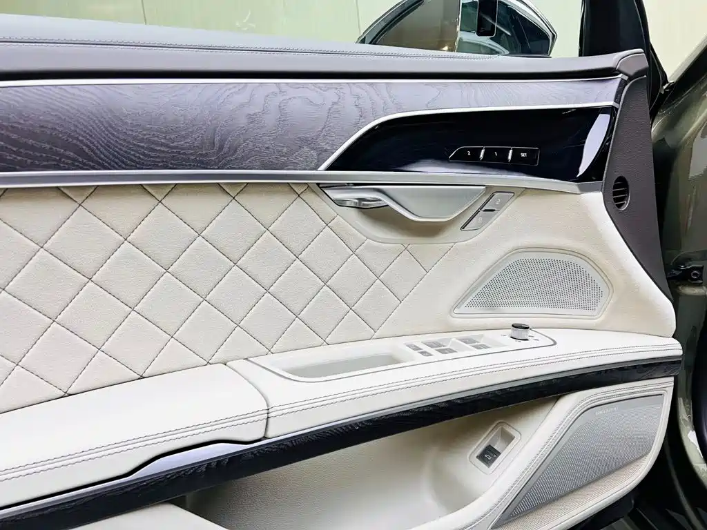 Audi A8 2024 — фото 11