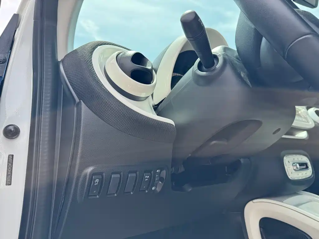 smart Fortwo 2017 — фото 12