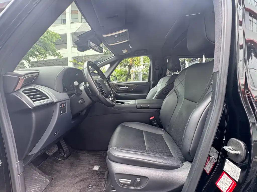 Toyota Alphard 2023
