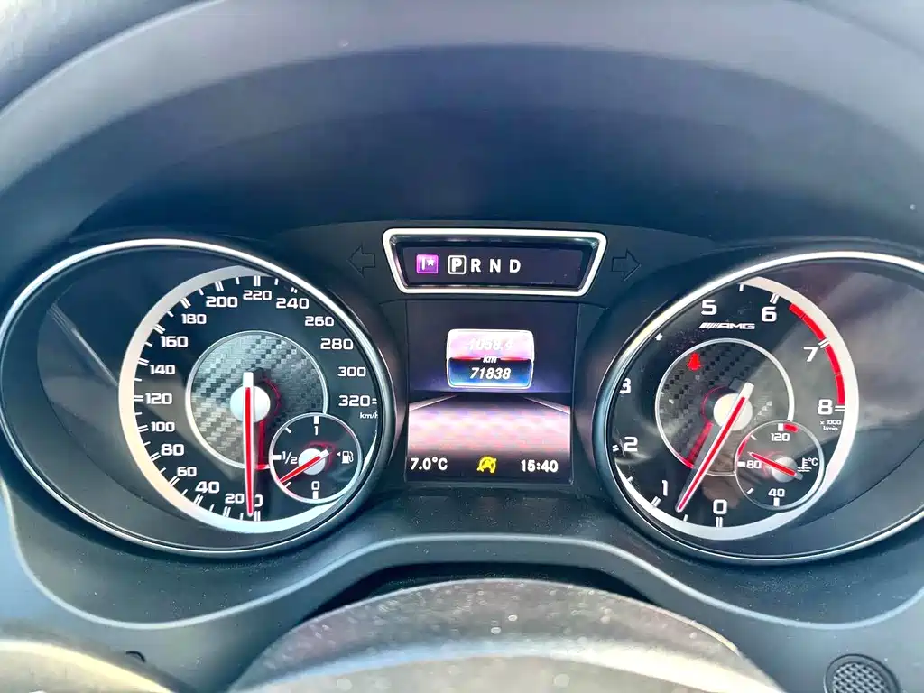 Mercedes-Benz GLA AMG 2016 — фото 19