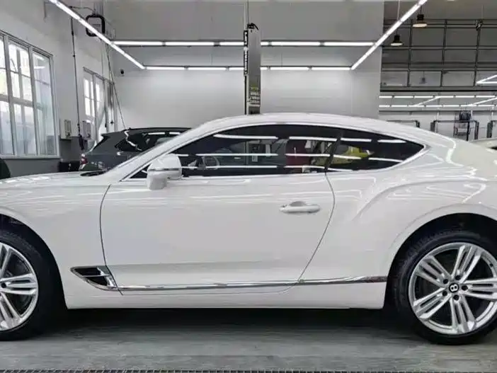 Bentley Continental 2020 — фото 7
