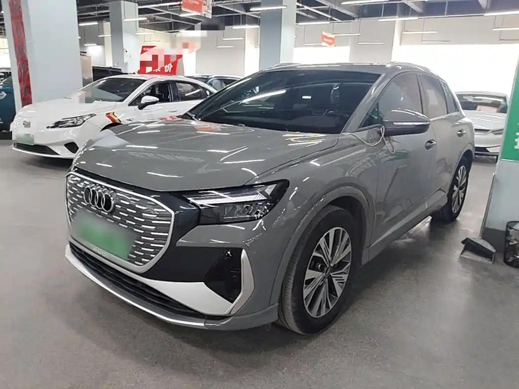 Audi Q4 E-Tron 2022 — фото 2