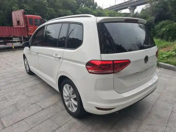 Volkswagen Touran 2021