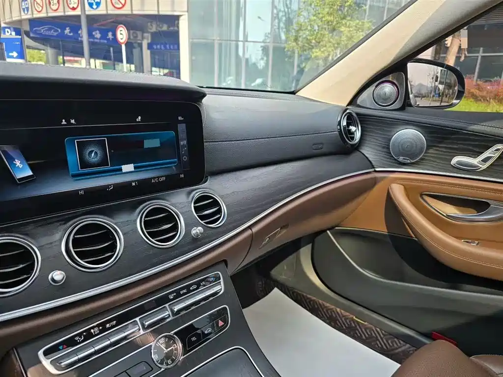 Mercedes-Benz E-Class 2020 — фото 8