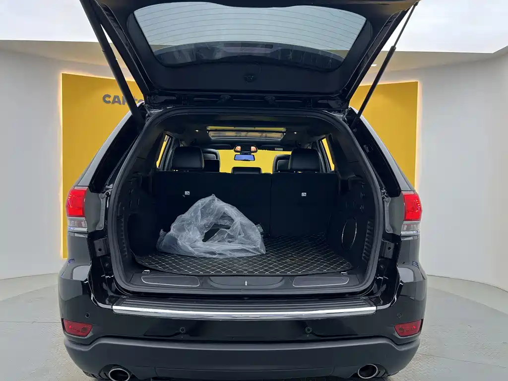 Jeep Grand Cherokee 2019 — фото 29