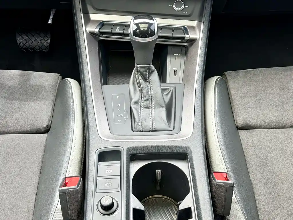 Audi Q3 2020 — фото 12
