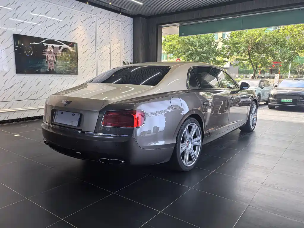 Bentley Flying Spur 2014 — фото 7