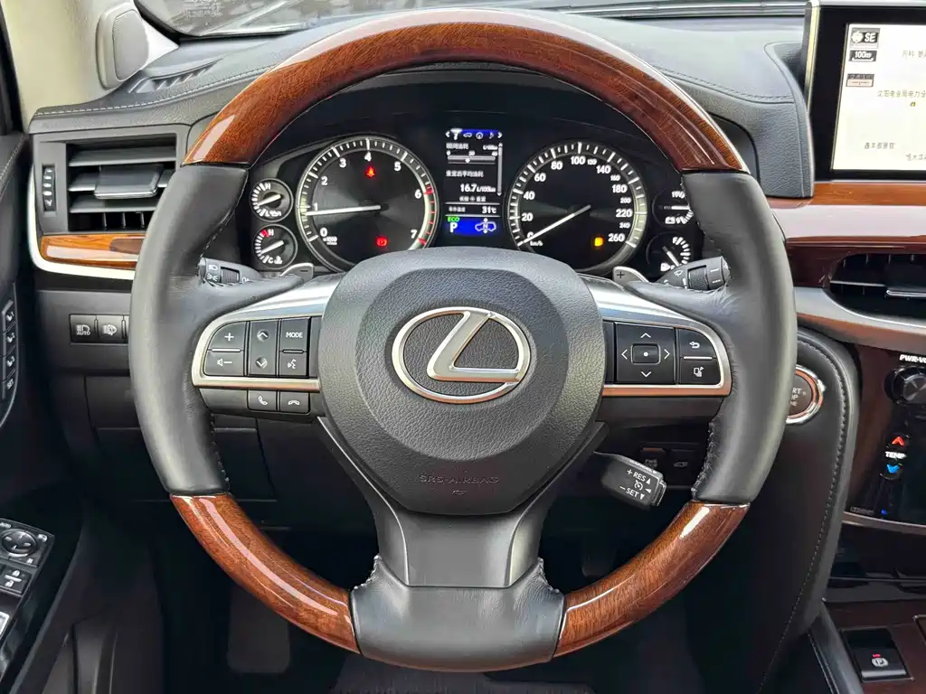 Lexus LX 2015 — фото 10