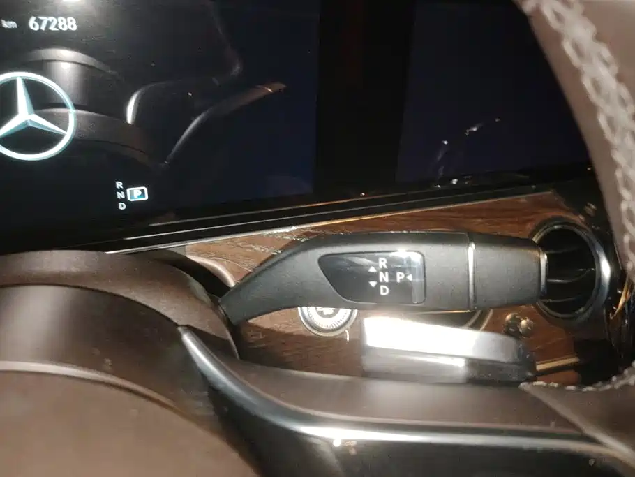 Mercedes-Benz E-Class 2022 — фото 16