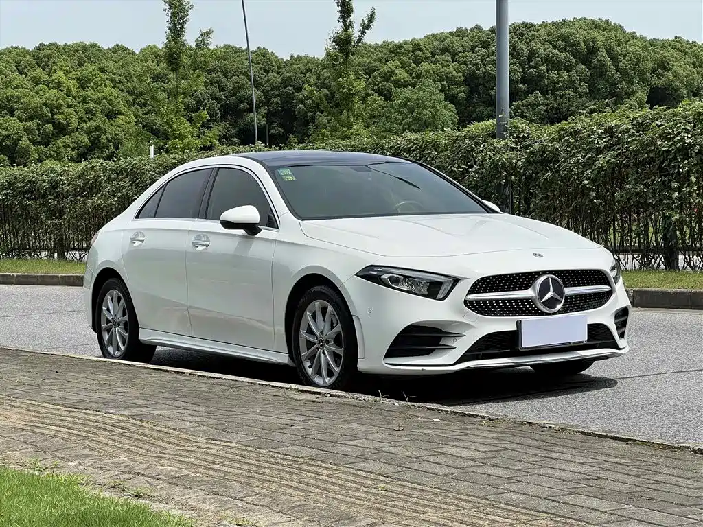 Mercedes-Benz A-Class 2019 — фото 3