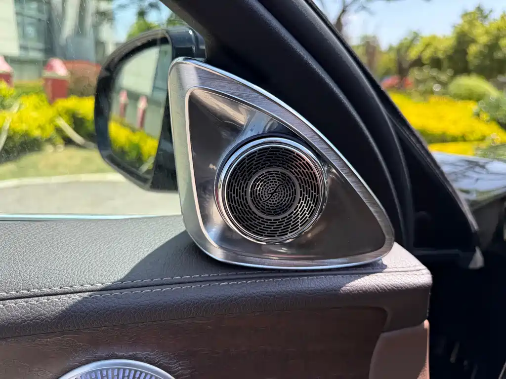 Mercedes-Benz E-Class 2020 — фото 19