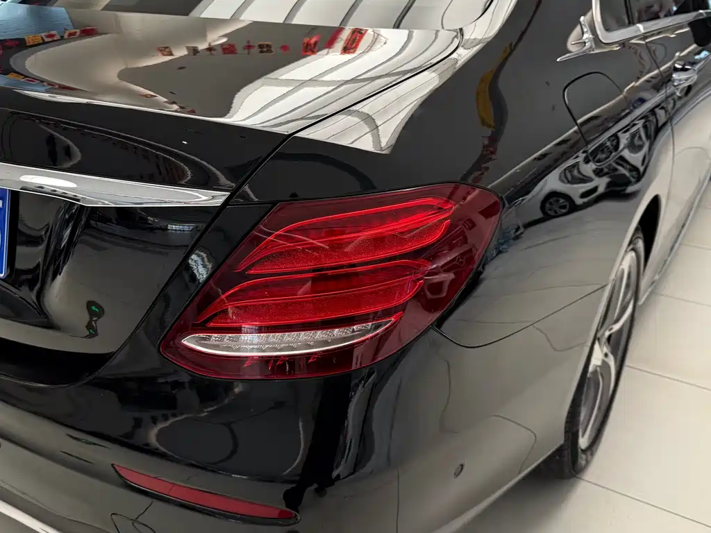 Mercedes-Benz E-Class 2019 — фото 18