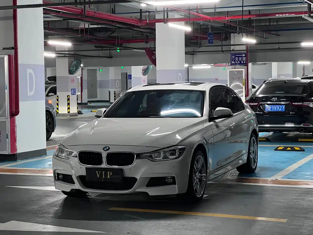 BMW 3 Series 2018 — фото 1