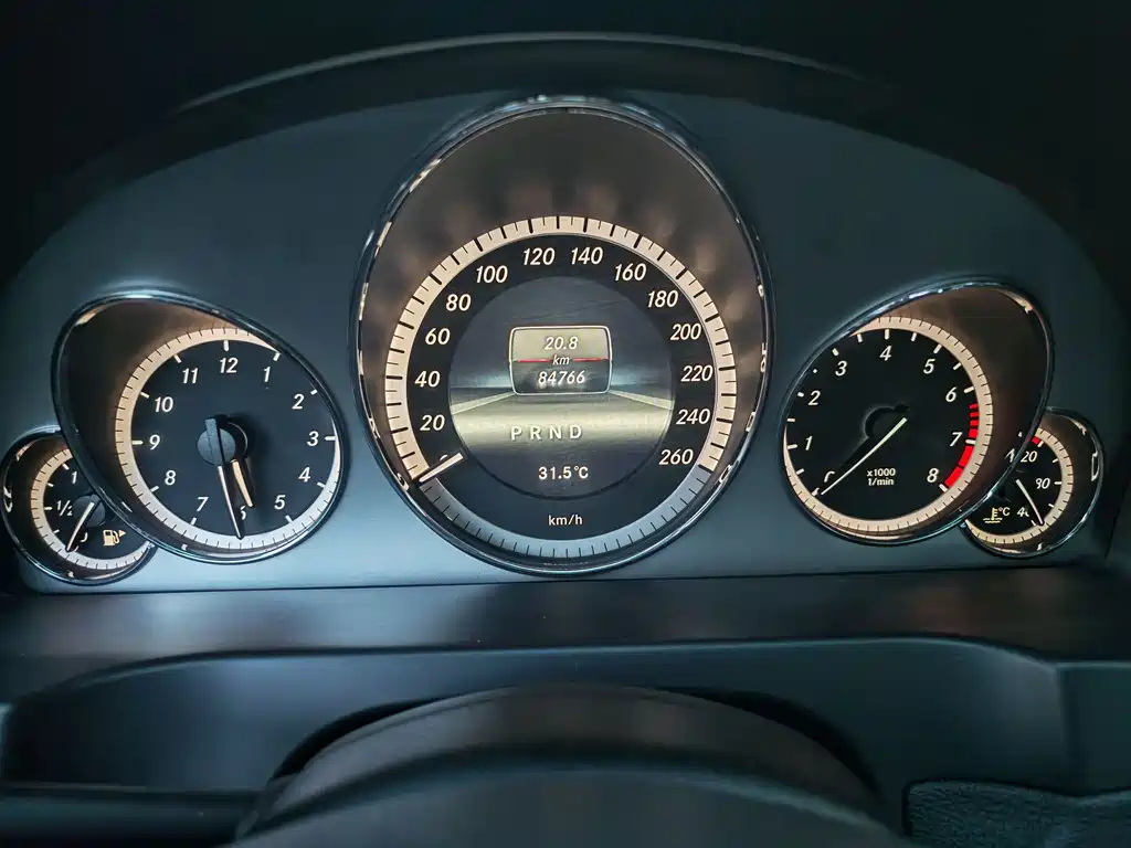 Mercedes-Benz E-Class 2013 — фото 12