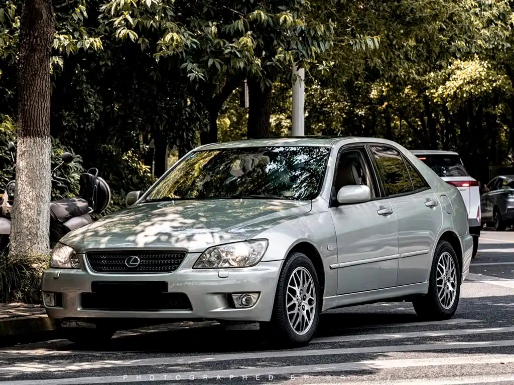 Lexus IS 2003