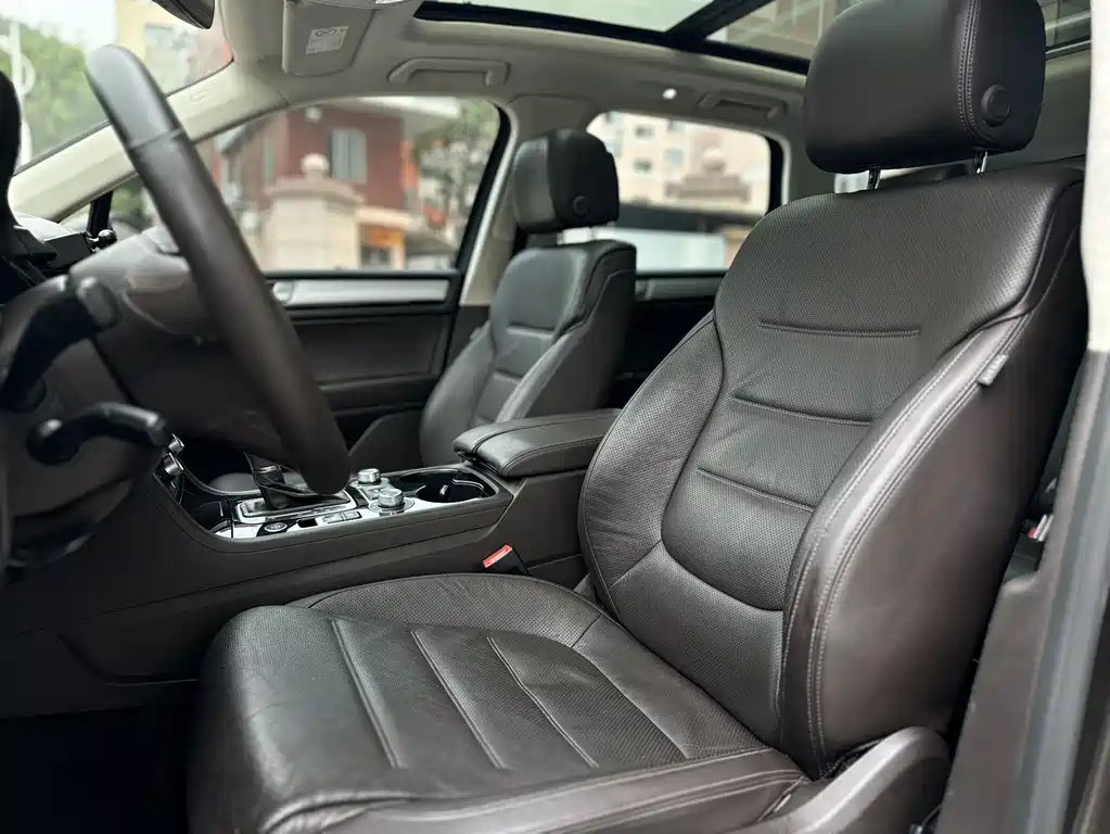 Volkswagen Touareg 2017 — фото 10