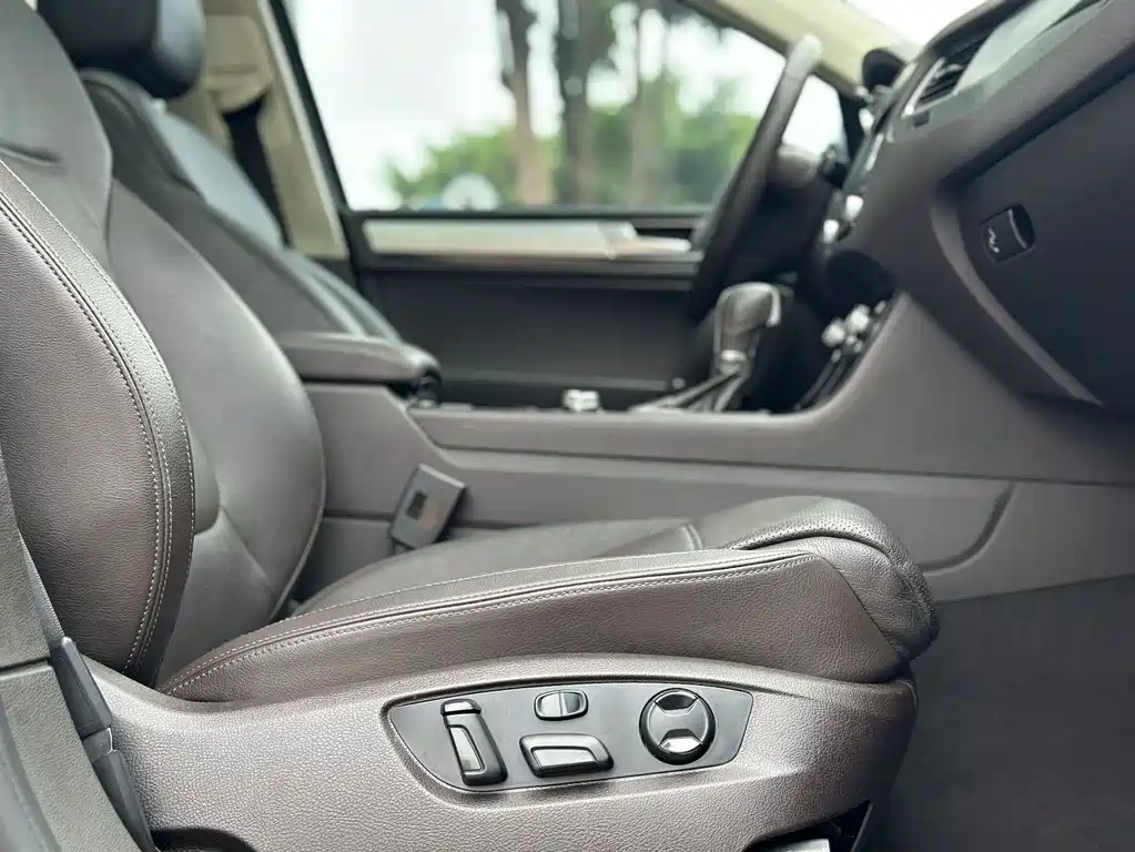 Volkswagen Touareg 2017 — фото 15