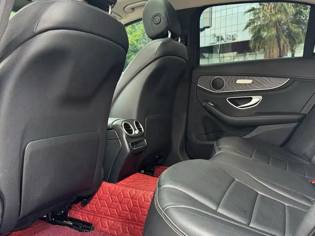 Mercedes-Benz C-Class 2020