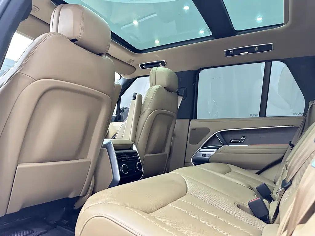 Land Rover Range Rover 2024 — фото 17