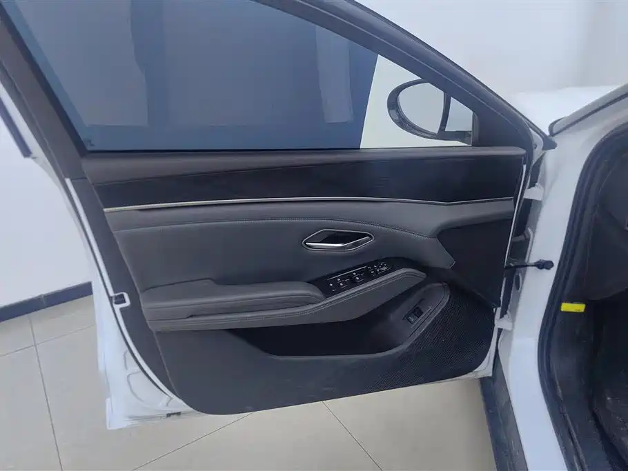 BYD Qin L 2025 — фото 7