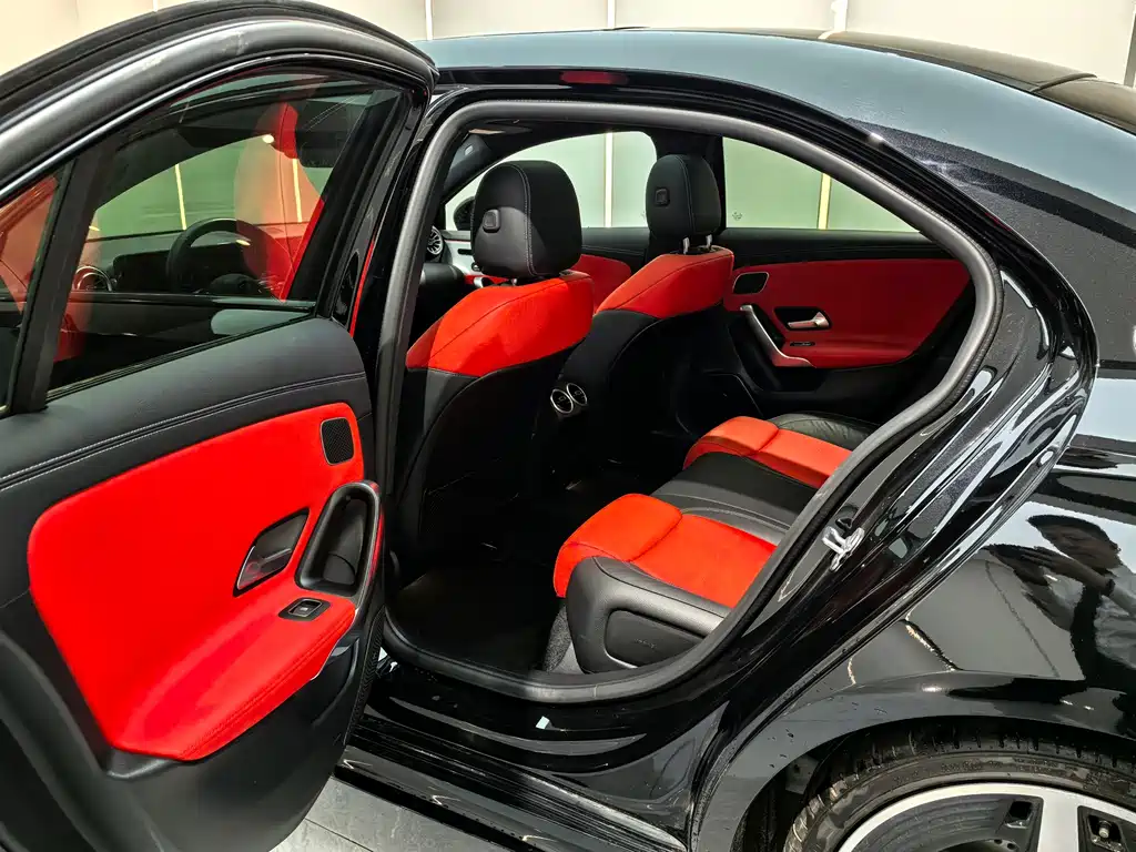 Mercedes-Benz A-Class AMG 2024 — фото 7