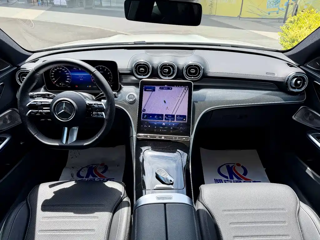 Mercedes-Benz C-Class 2025 — фото 13