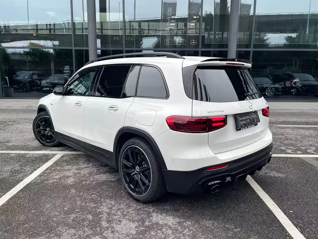 Mercedes-Benz GLB AMG 2025 — фото 6