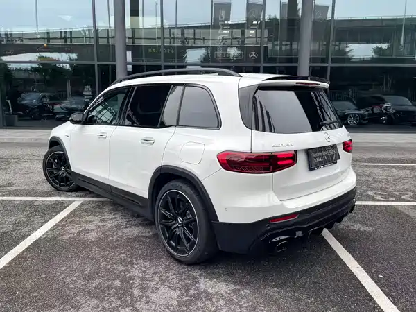 Mercedes-Benz GLB AMG 2025