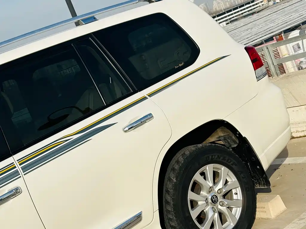 Toyota Land Cruiser 2018 — фото 9