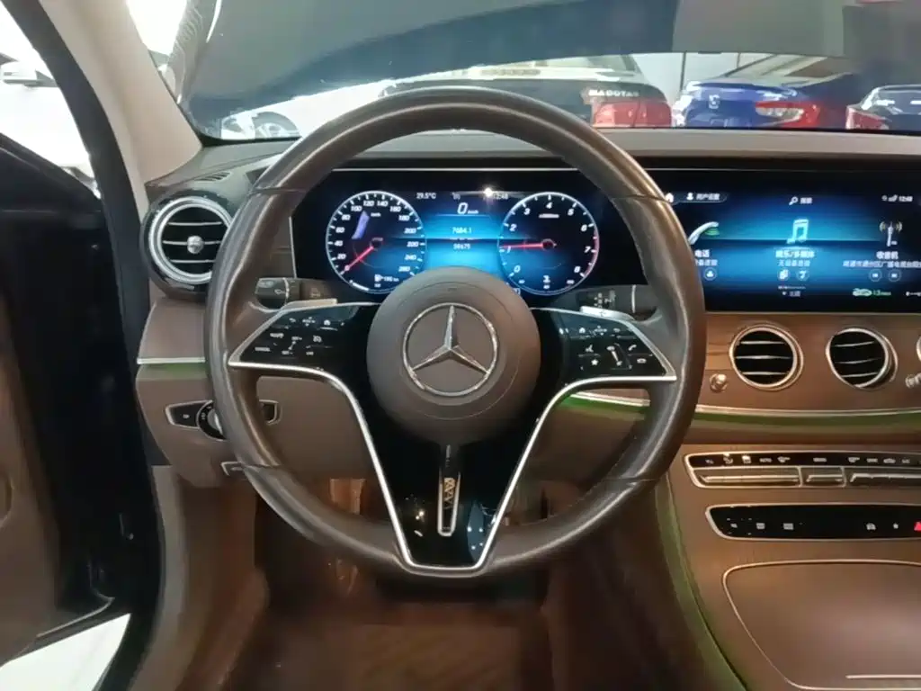 Mercedes-Benz E-Class 2021 — фото 11