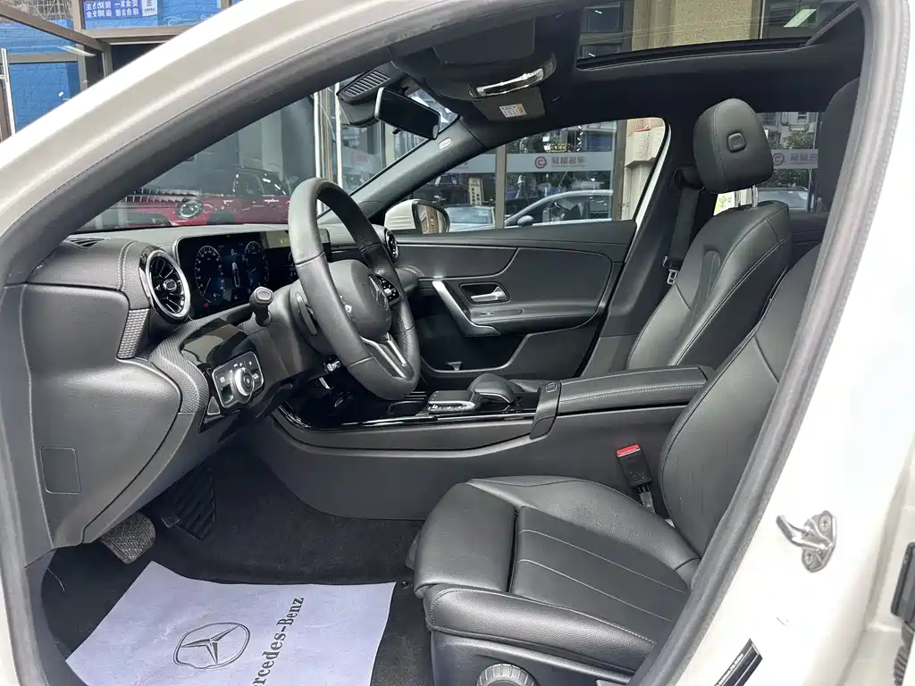 Mercedes-Benz A-Class 2020 — фото 15
