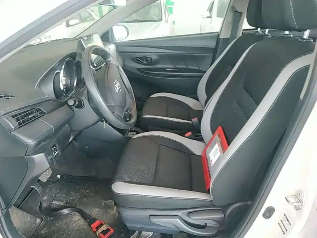 Toyota Yaris L 2021 — фото 15