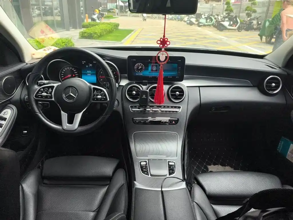 Mercedes-Benz C-Class 2019 — фото 10