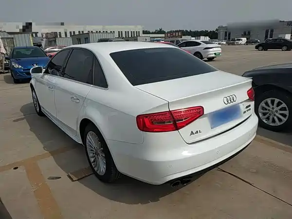 Audi A4L 2016