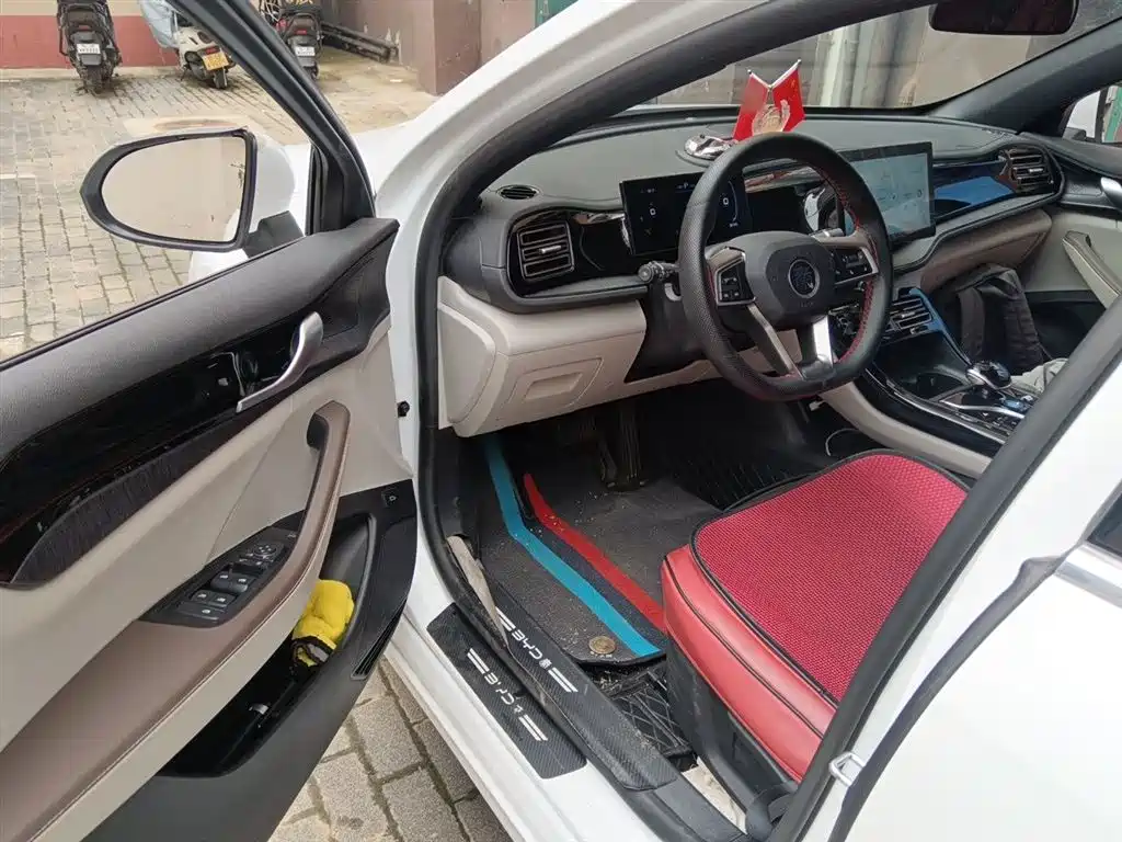 BYD Qin PLUS 2025 — фото 17