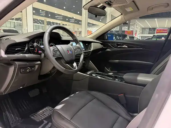 Buick Regal 2025