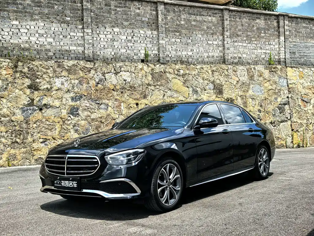 Mercedes-Benz E-Class 2022