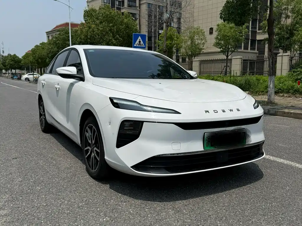 Roewe D6 2025