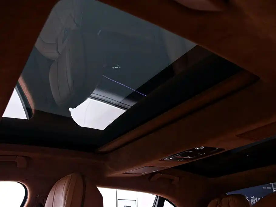 Bentley Flying Spur 2022 — фото 10