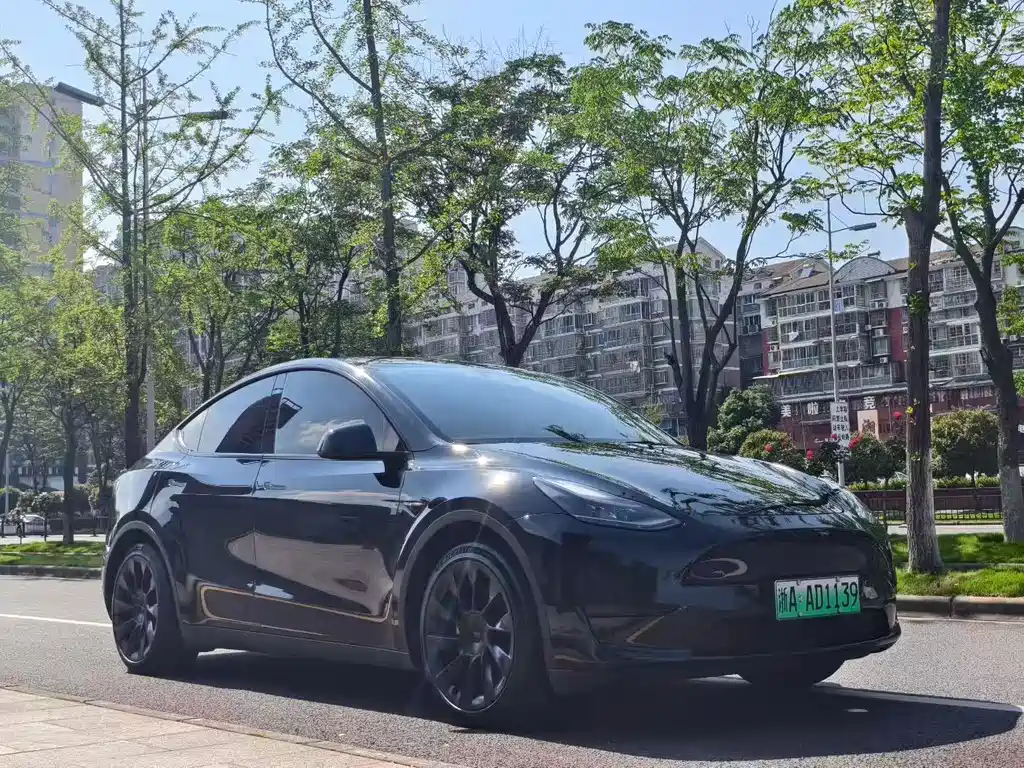 Tesla Model Y 2022 — фото 3