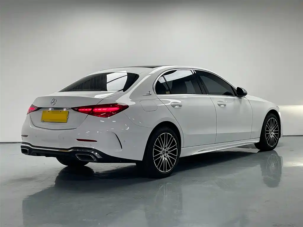 Mercedes-Benz C-Class 2023 — фото 4