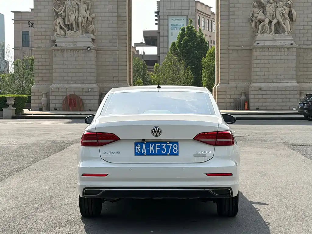 Volkswagen Lavida 2019 — фото 19
