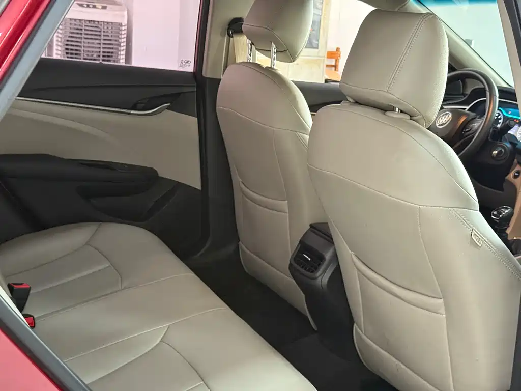 Buick Excelle 2018 — фото 10