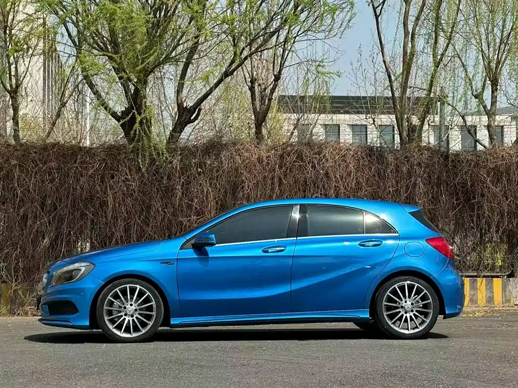 Mercedes-Benz A-Class 2015 — фото 9