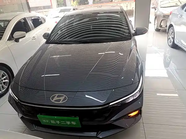 Hyundai Elantra 2025