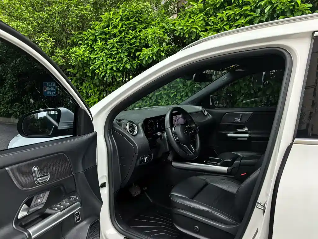 Mercedes-Benz GLA 2022 — фото 4