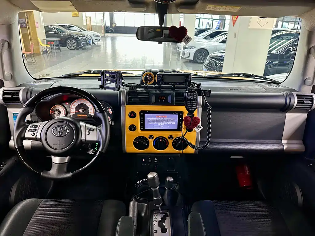 Toyota FJ Cruiser 2019 — фото 6