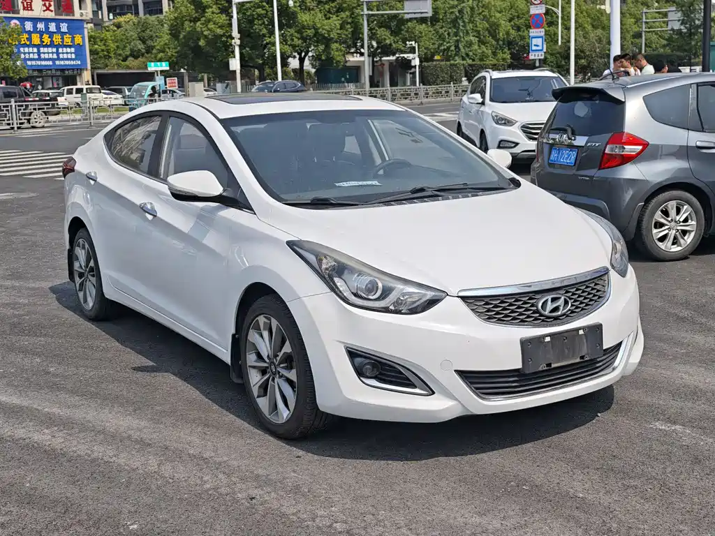 Hyundai Elantra Langdong 2016 — фото 6