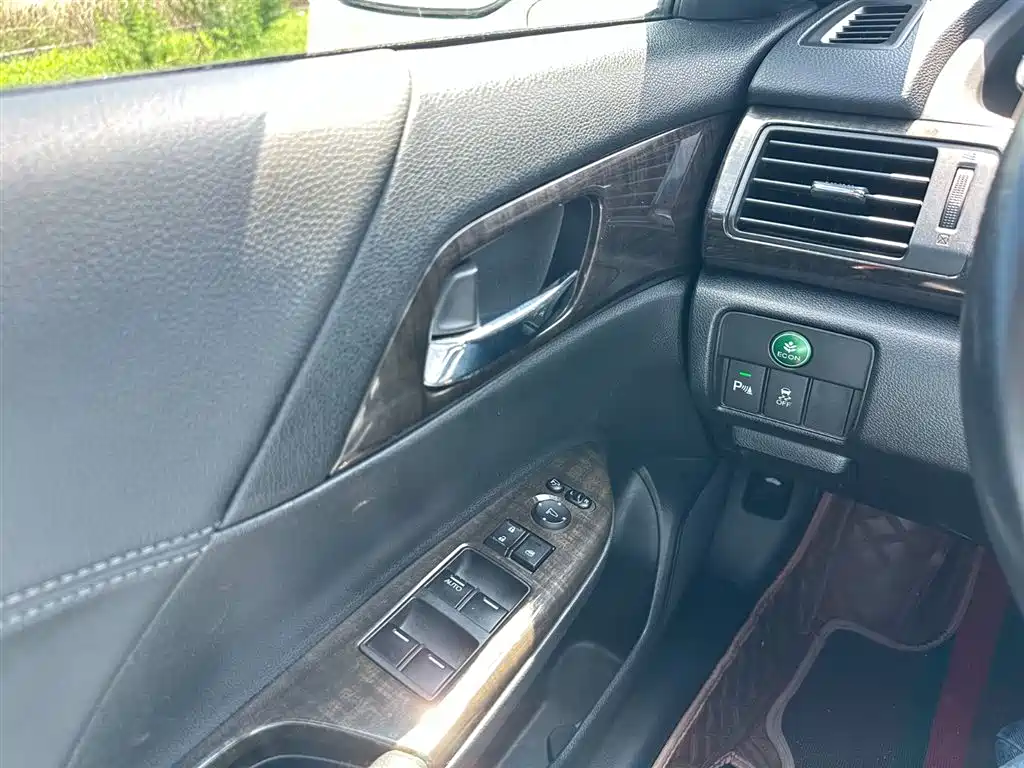 Honda Accord 2014 — фото 23