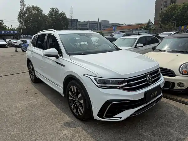 Volkswagen Tiguan L 2023